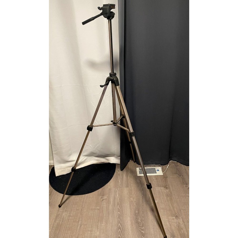 Sunpak Platinum Plus 6400 UT Tripod extends from 23" to 62" travel pan tilt